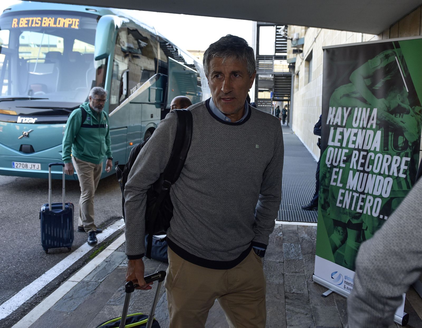 Las imágenes del Betis saliendo hacia Milán
