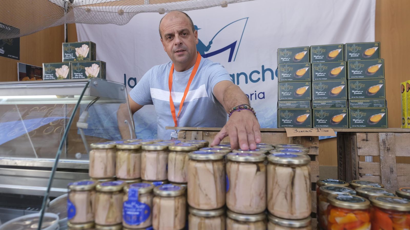 Gonzálo Gómez en su expositor de Anchoas de Santoña.