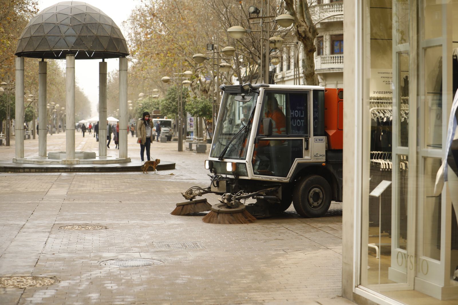 Las imágenes del segundo día de calima en Córdoba: llega el barro