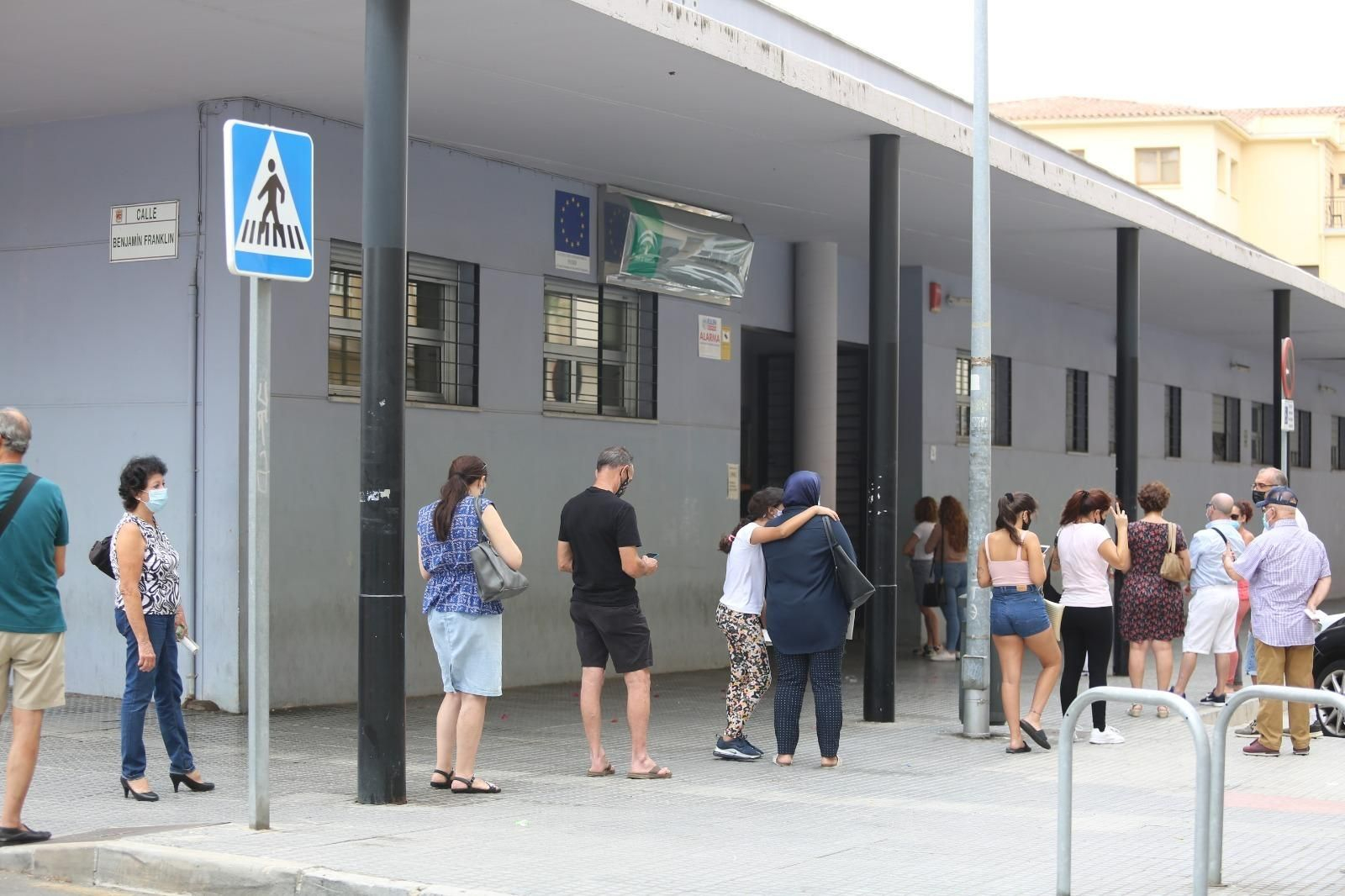 Colas en el centro de salud Tiro de PIchón este jueves.