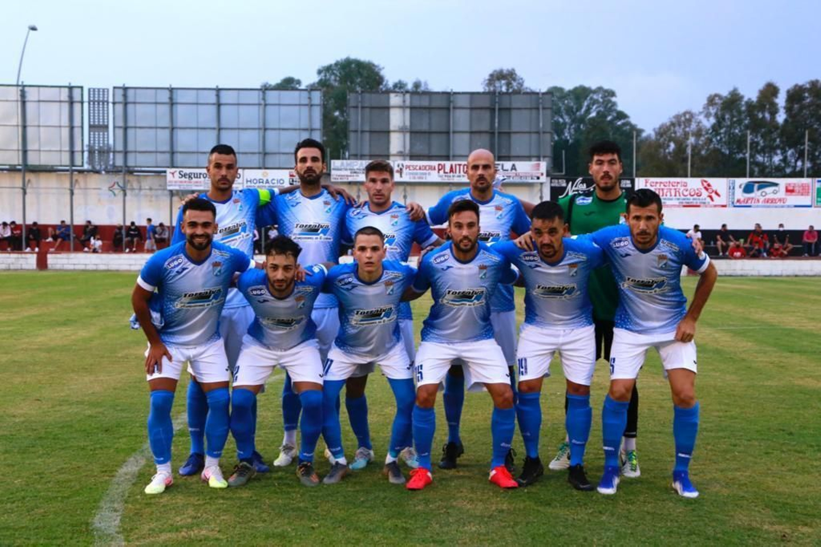 Formación inicial que ha presentado el Xerez CD en Rota.