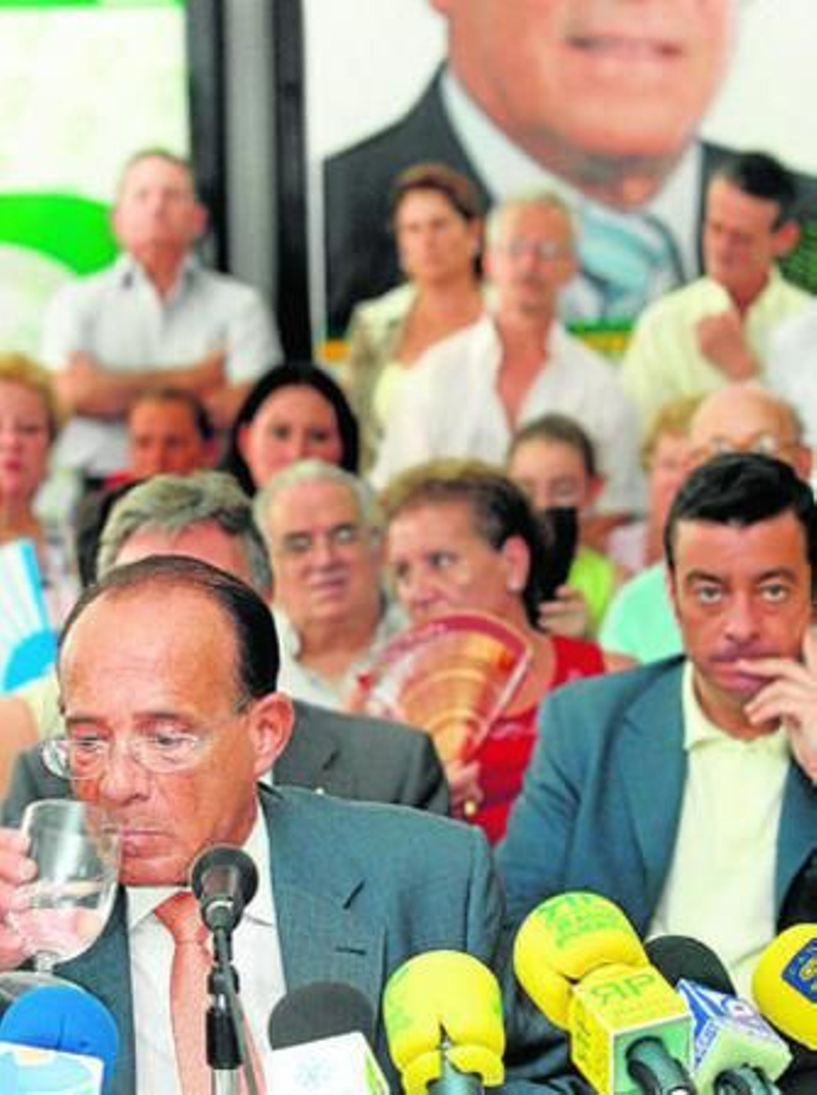 Hernán Díaz y Juan Carlos Rodríguez, durante una rueda de prensa en 2006.