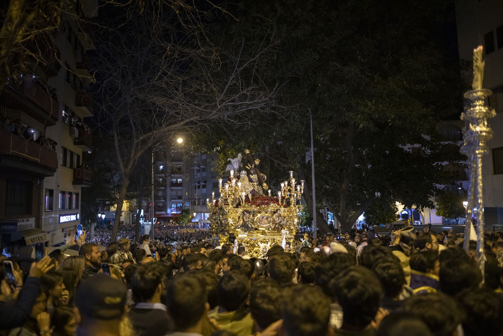Lunes Santo: Tres Caídas en Huelva, en imágenes