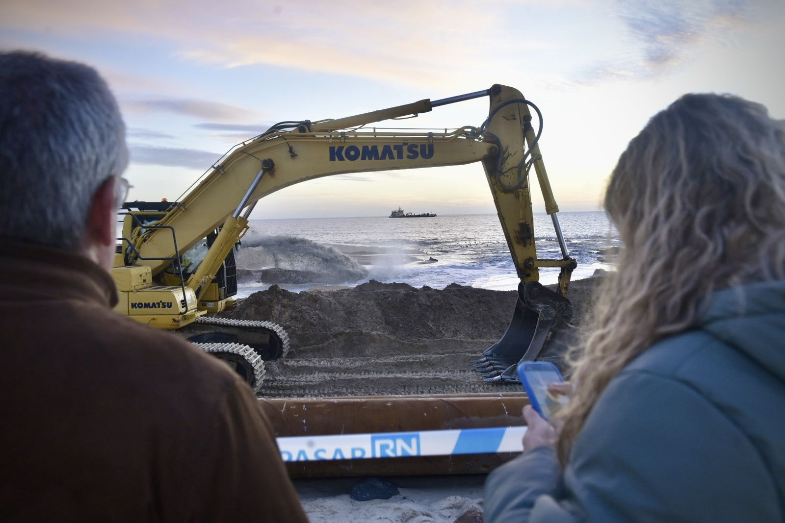 Comienza la regeneración de arena en Matalascañas