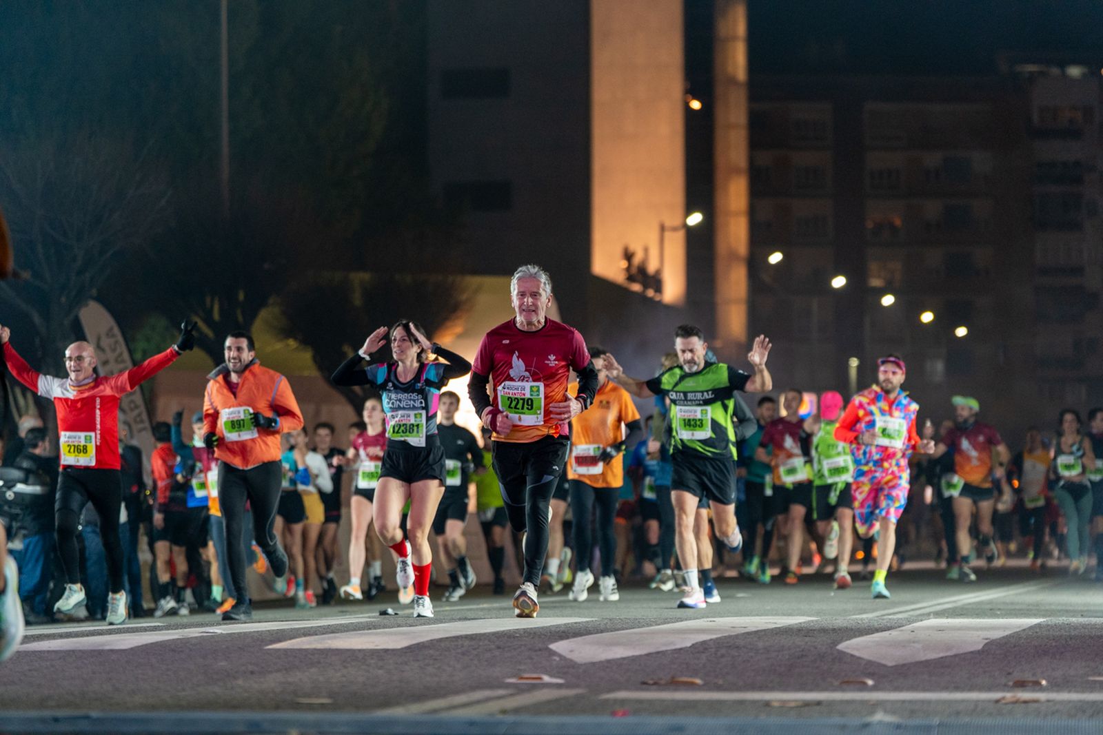 En imágenes: búscate en tu llegada a meta de la Carrera de San Antón 2026 (8)