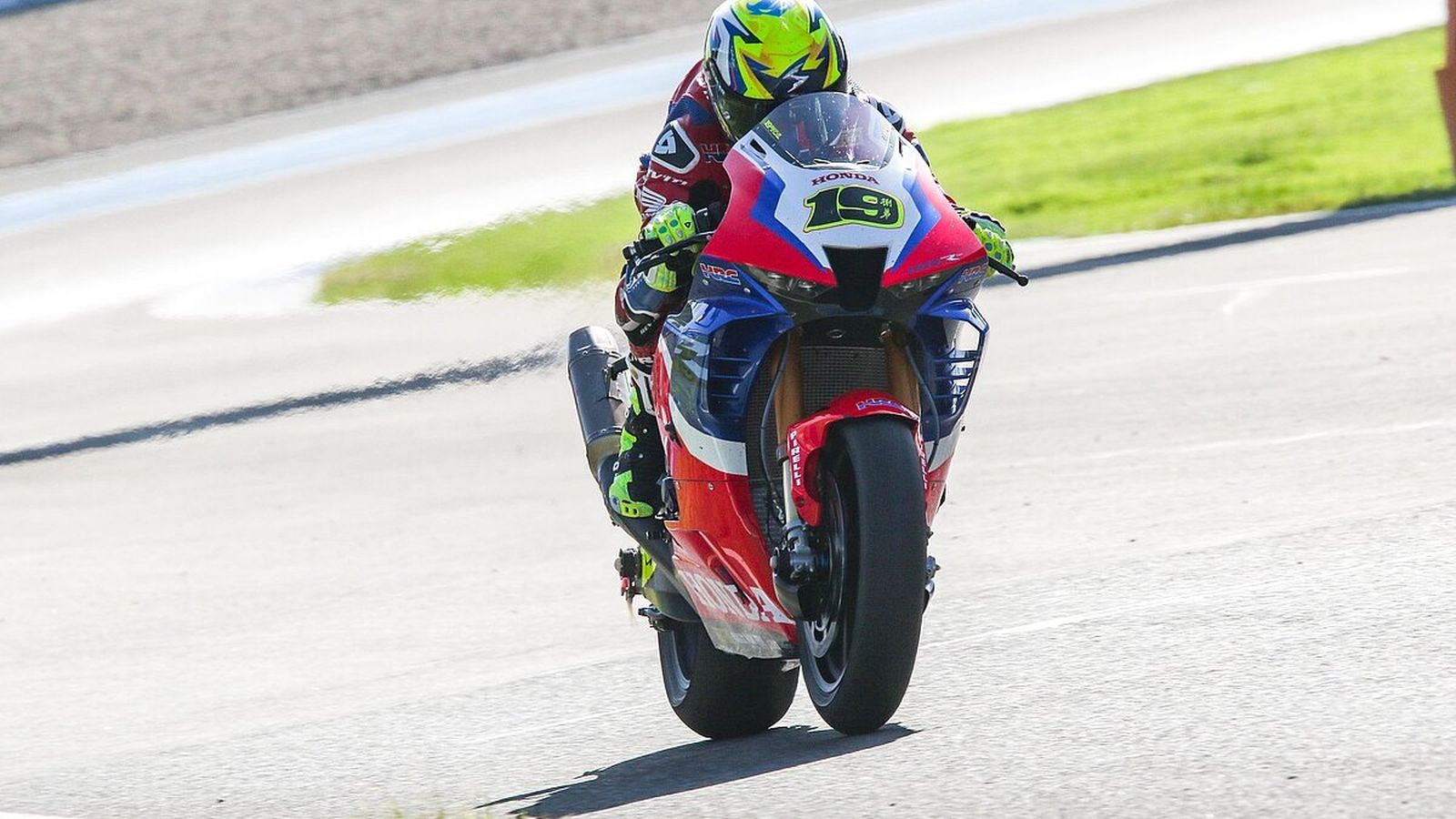 Álvaro Bautista, encantando  con su vuelta a la actividad.