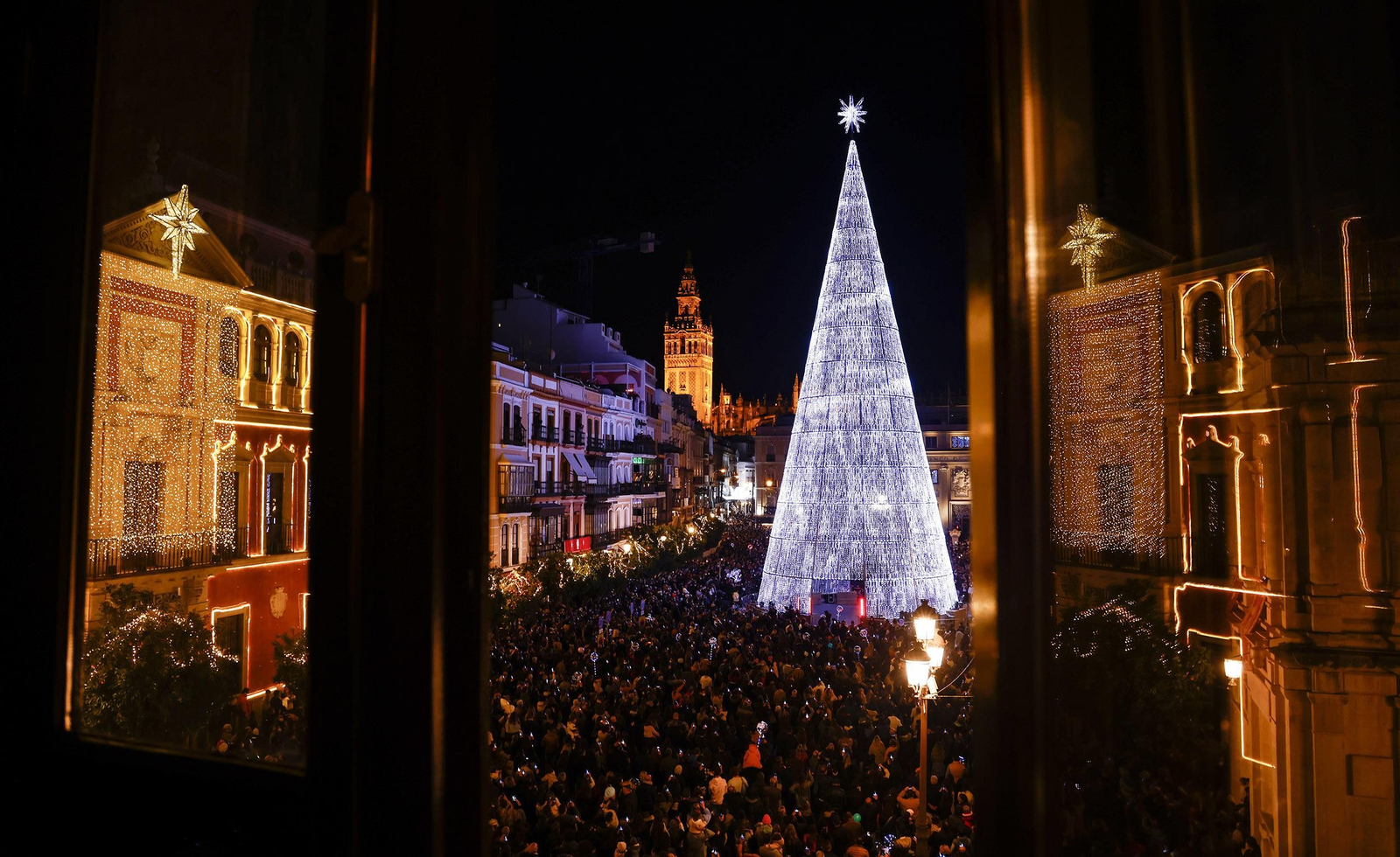 Visitas teatralizadas gratuitas en los 11 distritos de Sevilla, 'Una Sevilla llena de Navidad'.