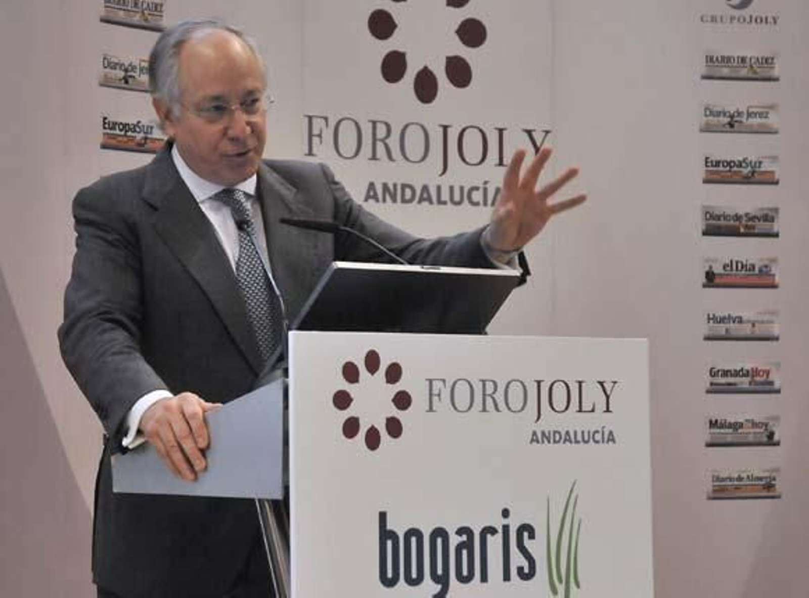 "España quizás esté ya un poco más allá de la mitad de la crisis"