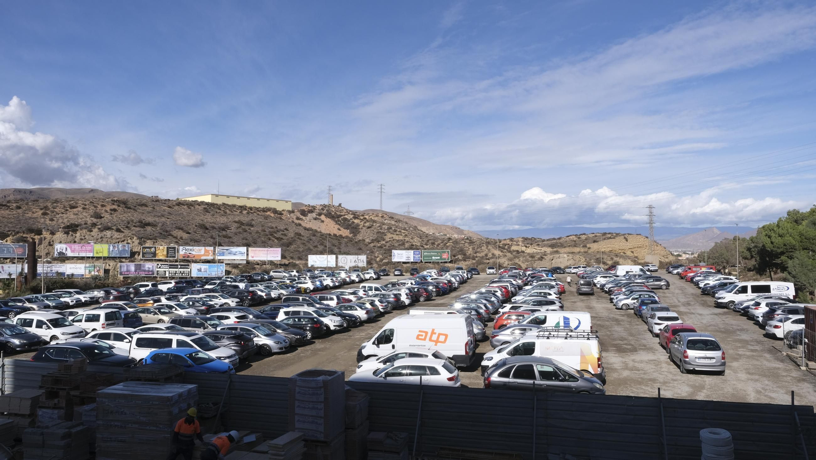 Visita del Consejero de Salud, Antonio Sanz, al nuevo edificio de consultas externas del Hospital Torrecárdenas, en imágenes