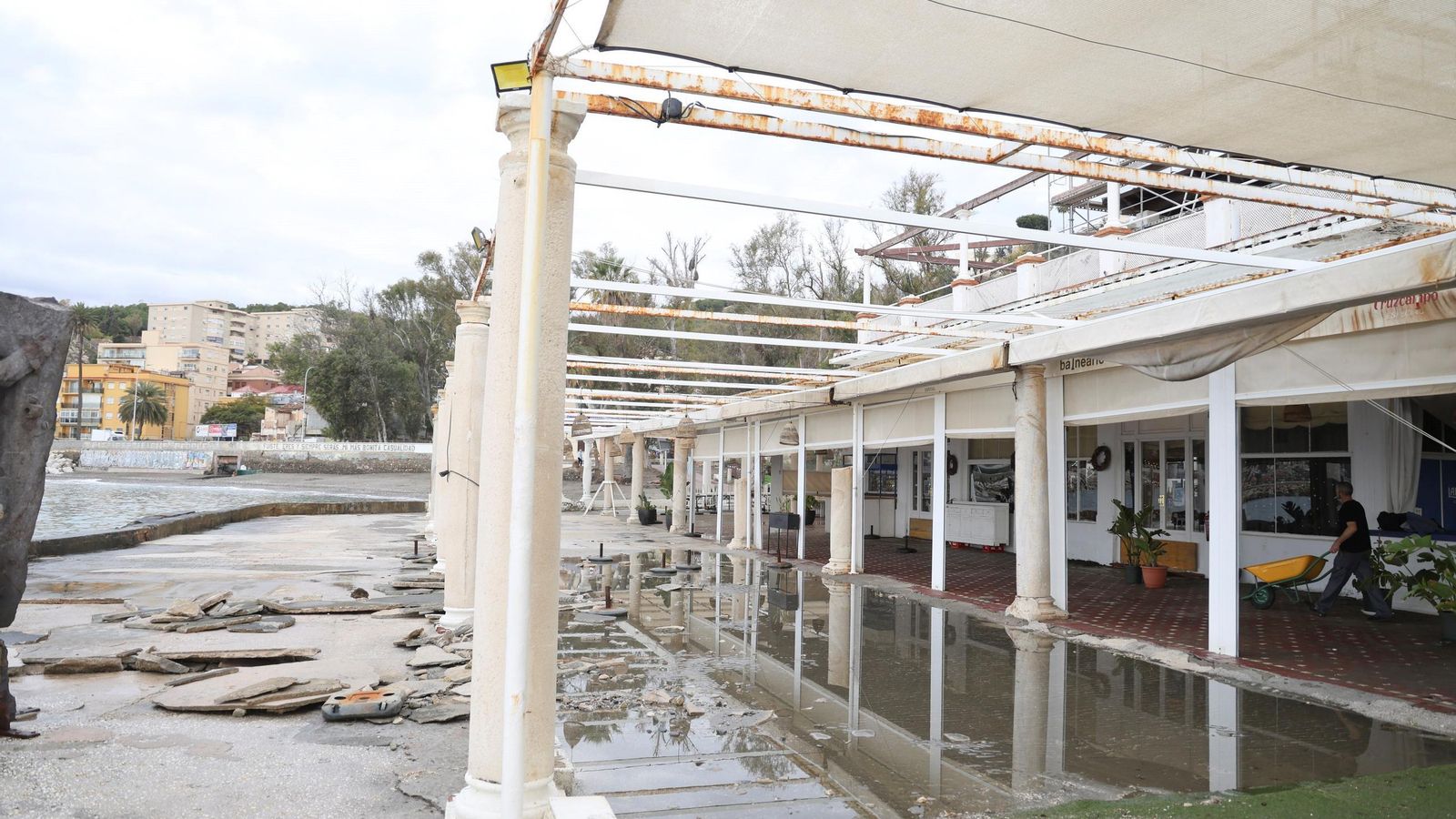 La terraza del chiringuito de los Baños del Carmen.