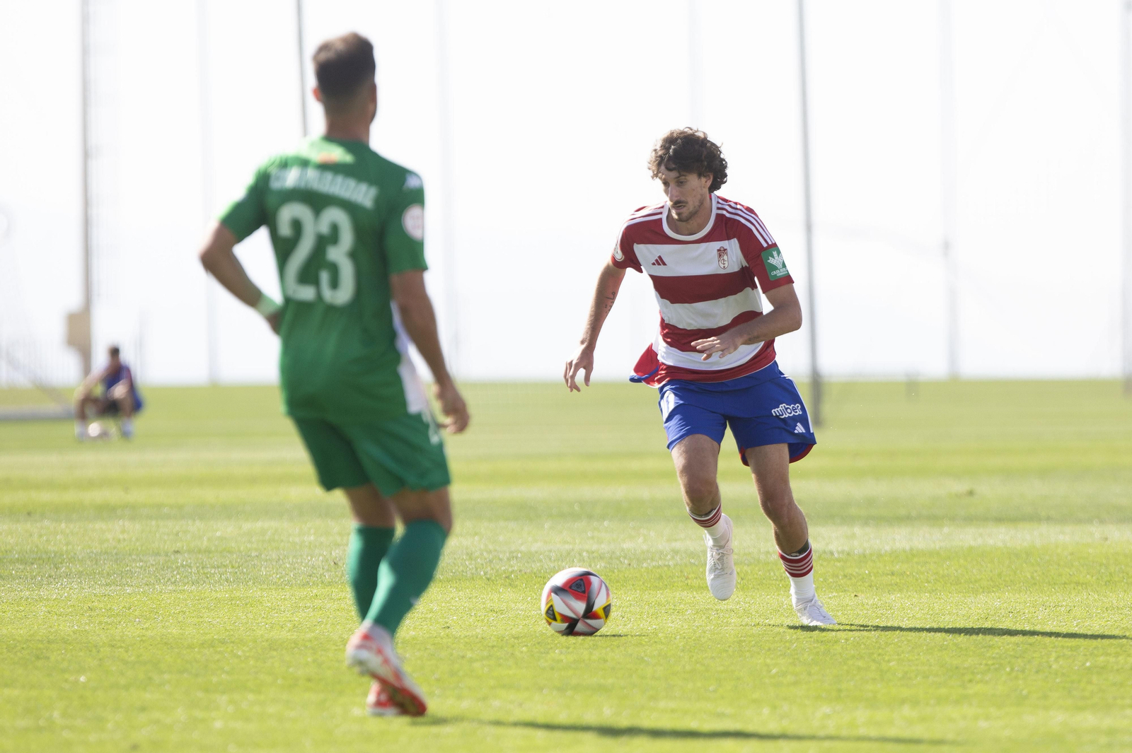 Las imágenes del encuentro entre el Recreativo Granada y el CD Alcoyano