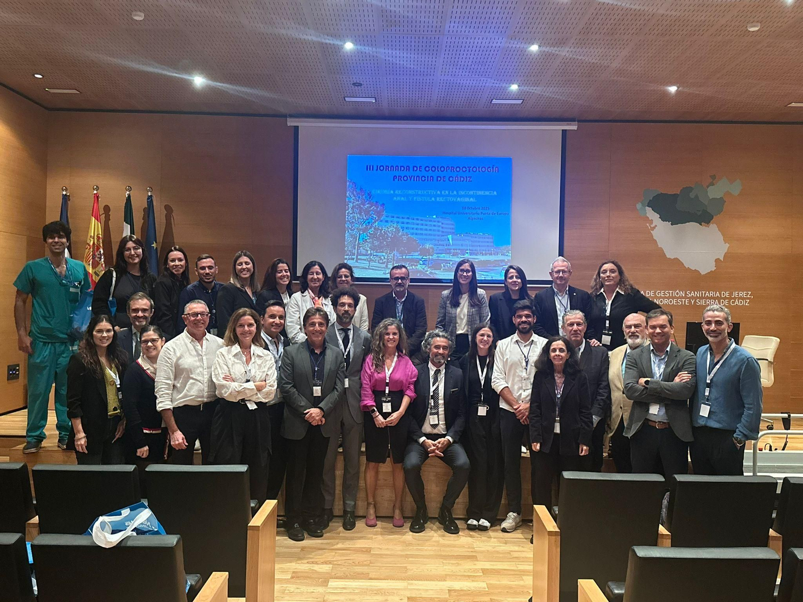 Foto de familia de los asistentes a la jornada celebrada en Jerez.