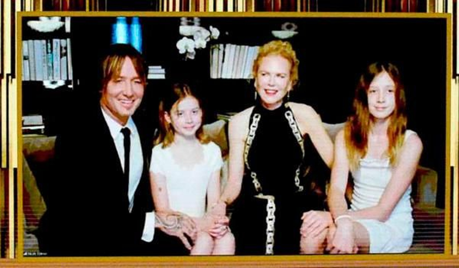 Nicole Kidman y su marido, Keith Urban, con sus dos hijas en casa.