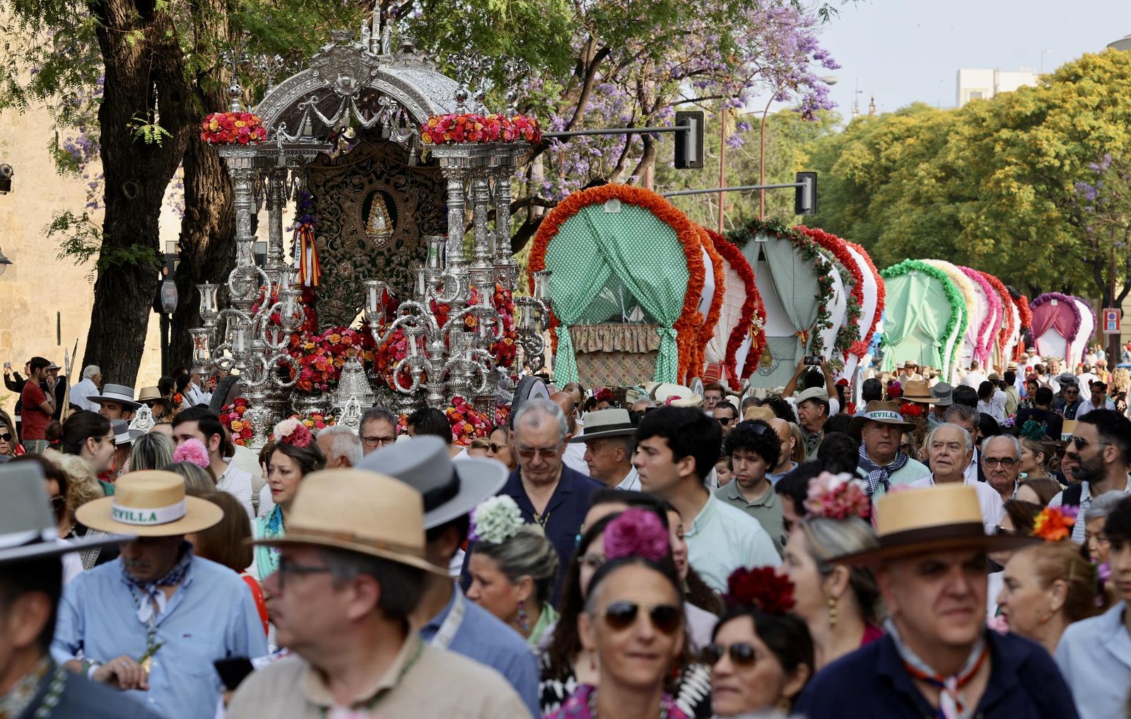 Las mejores fotos de la salida de la Hermandad de Sevilla hacia el Rocío