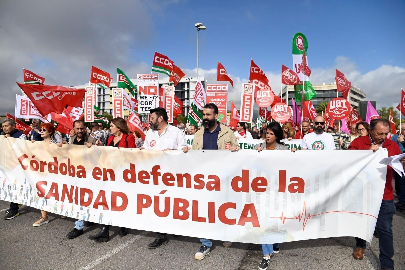 La manifestación en defensa de la sanidad pública en Córdoba, en imágenes