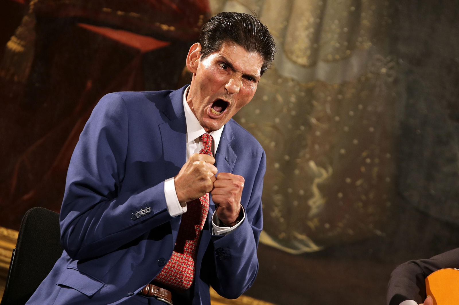 Antonio 'Agujetas', en un momento de la actuación de ayer en el Palacio de Villavicencio.