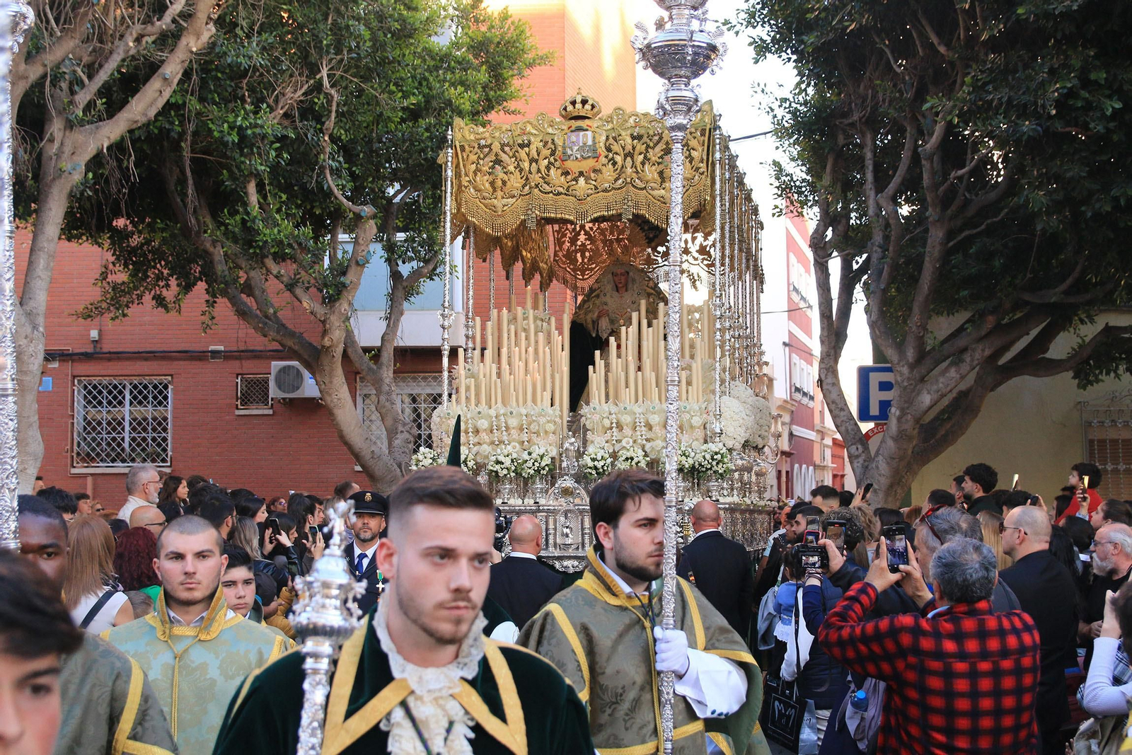 La procesión de la Macarena, en imágenes