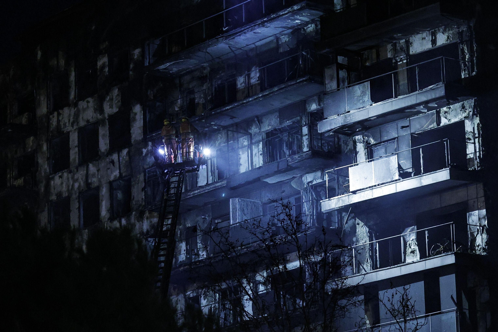 Así ha quedado el residencial devorado por las llamas en Valencia Así ha quedado el residencial devorado por las llamas en Valencia