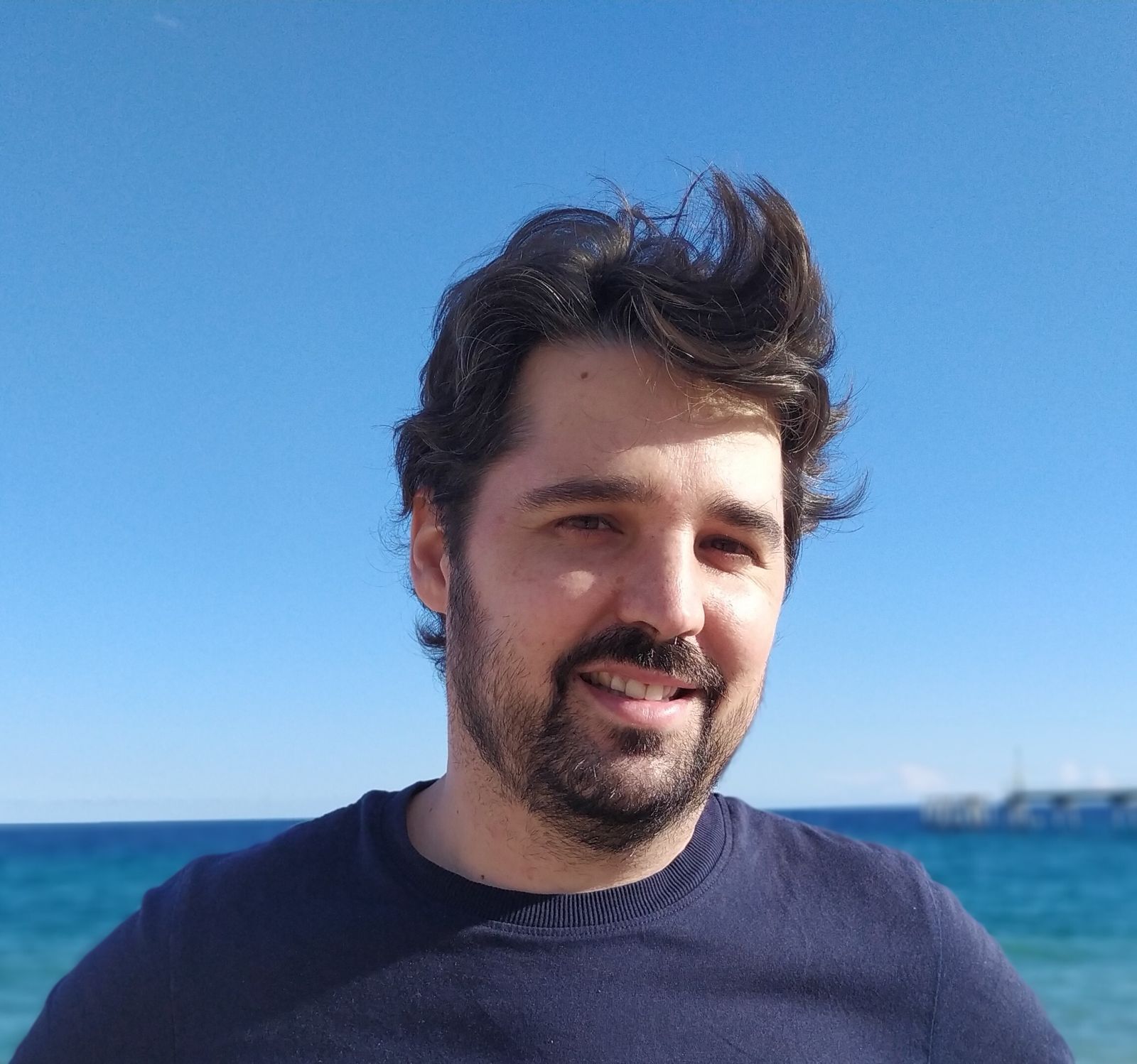 Antonio Ramírez publica la novela ‘Cuando cae la noche...’.