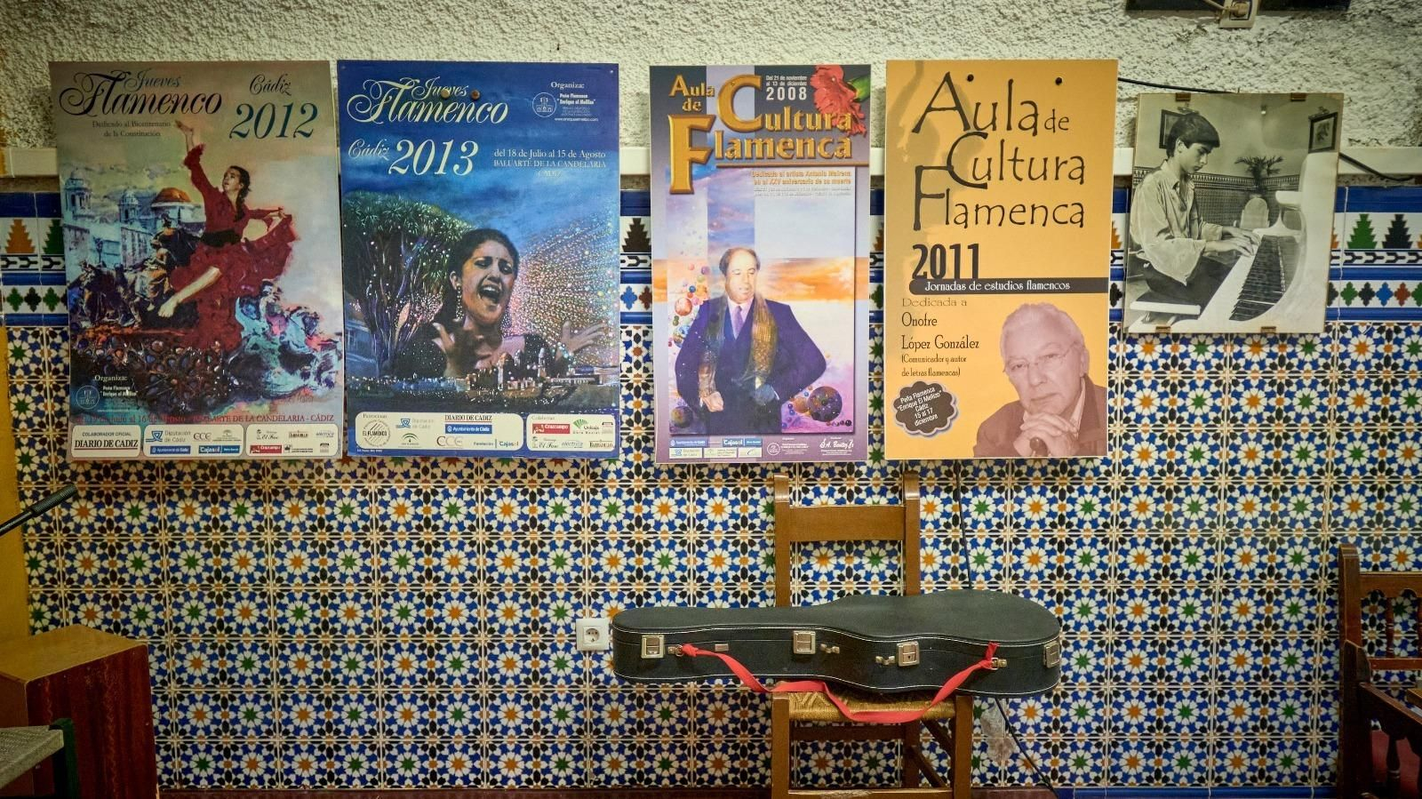 Una imagen del interior de la peña Enrique El Mellizo.