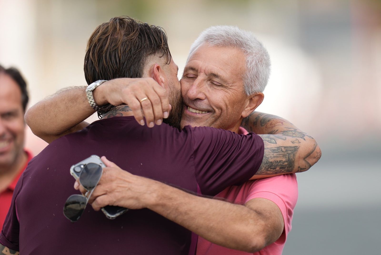 Sergio Ramos y Pablo Blanco se abrazan en la ciudad deportiva.