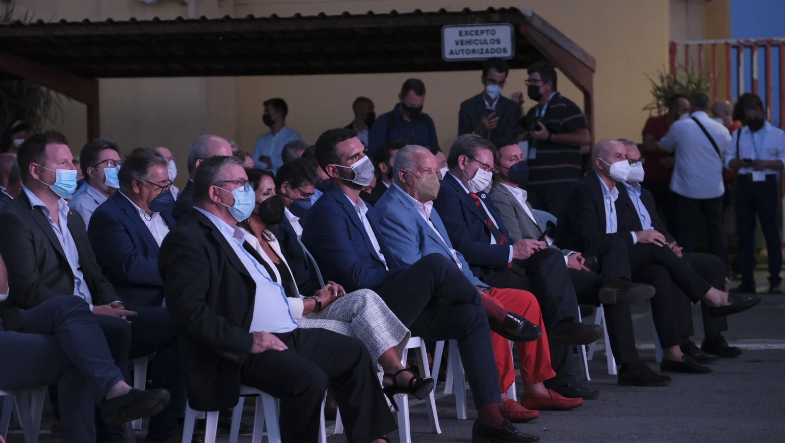 Fotogalería acto reivindicativo por la llegada del AVE a Almería.
