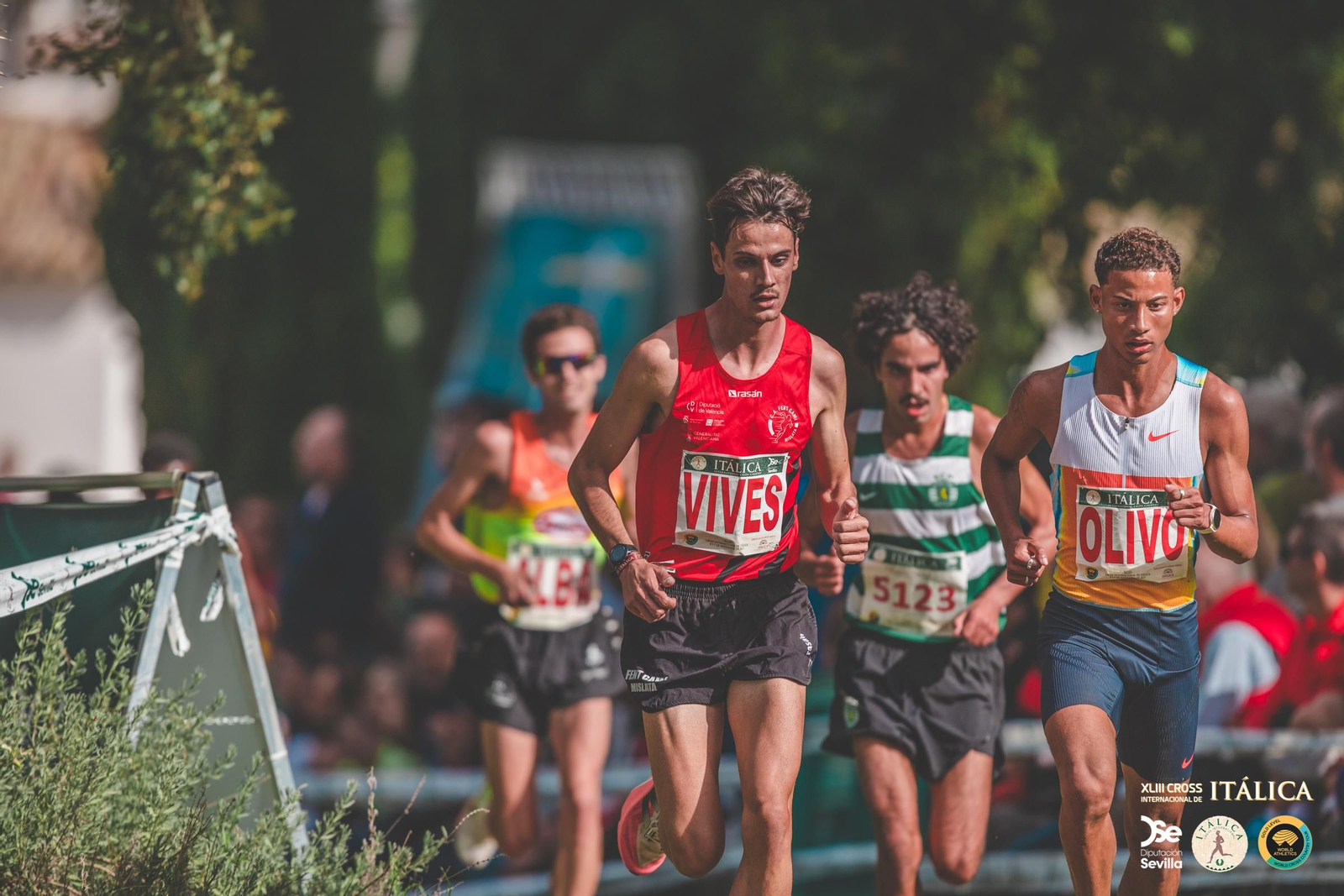 Búscate en las fotos del Cross de Itálica 2025 | 12