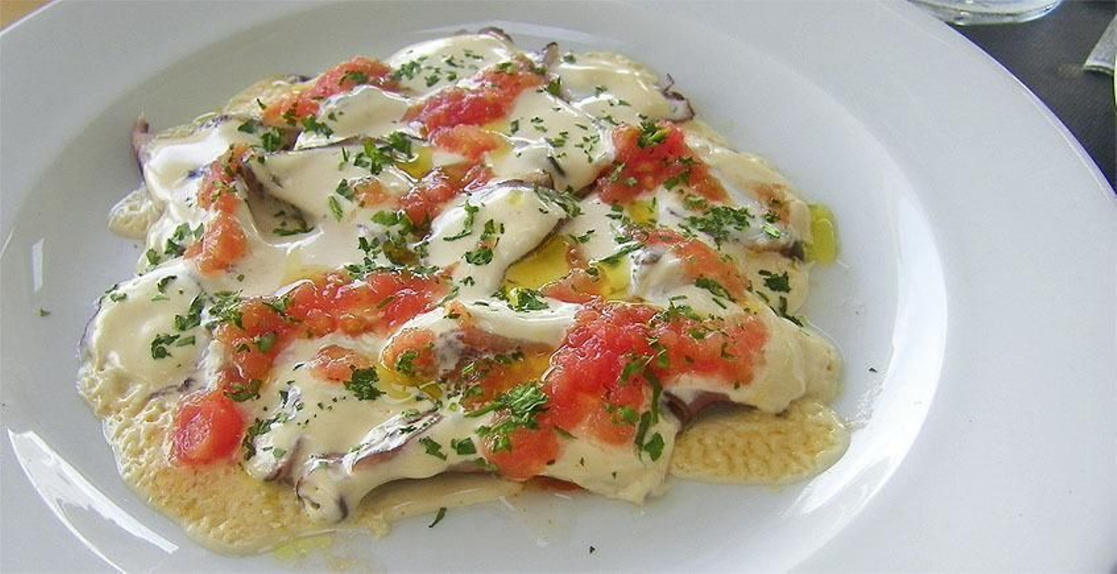 Paseo por Zahara en quince platos y postre