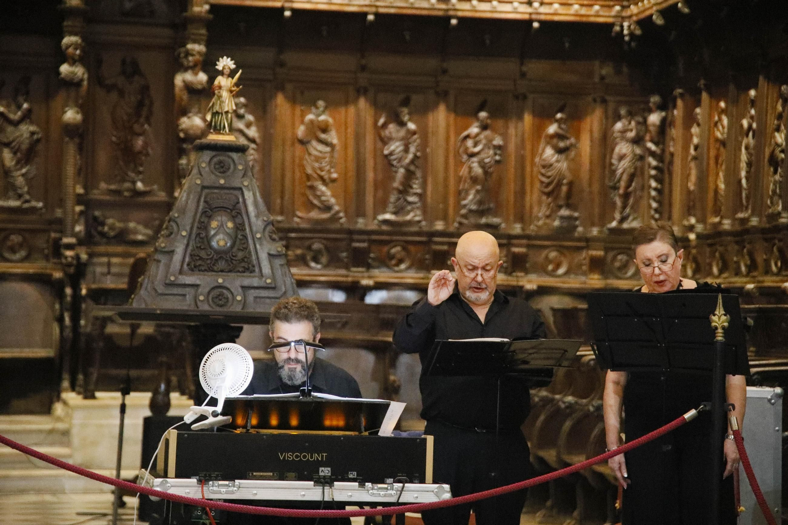 Las imágenes de la santa misa estacional presidida por el obispo de Almería, con la interpretación de Anacrusa