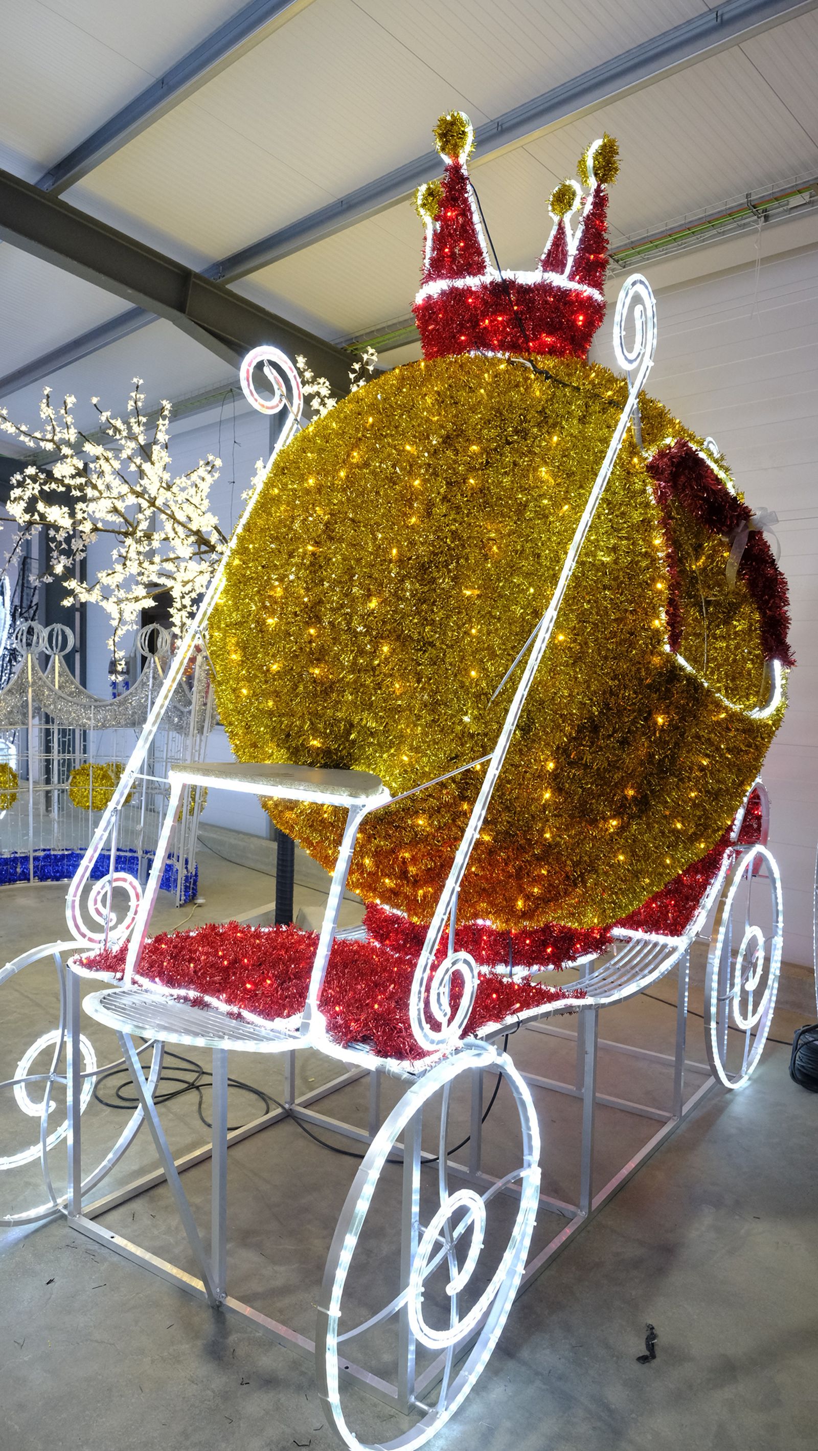 Desde Huécija a todo el mundo, Deconature, alegra la navidad con sus luces, en imágenes