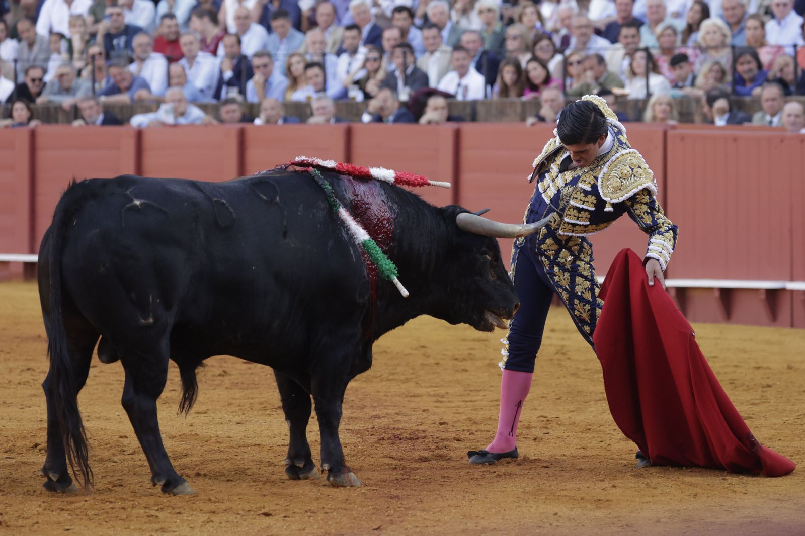 Las Imágenes de la cuarta corrida de abono en la Maestranza de Sevilla