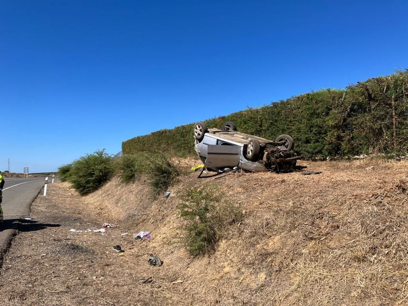 Así ha quedado un vehículo tras sufrir un aparatoso accidente en Gibraleón