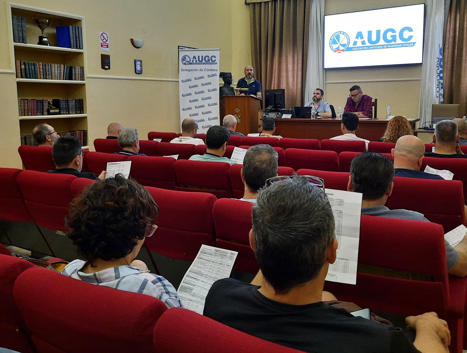 Un momento de la asamblea de AUGC en Córdoba.