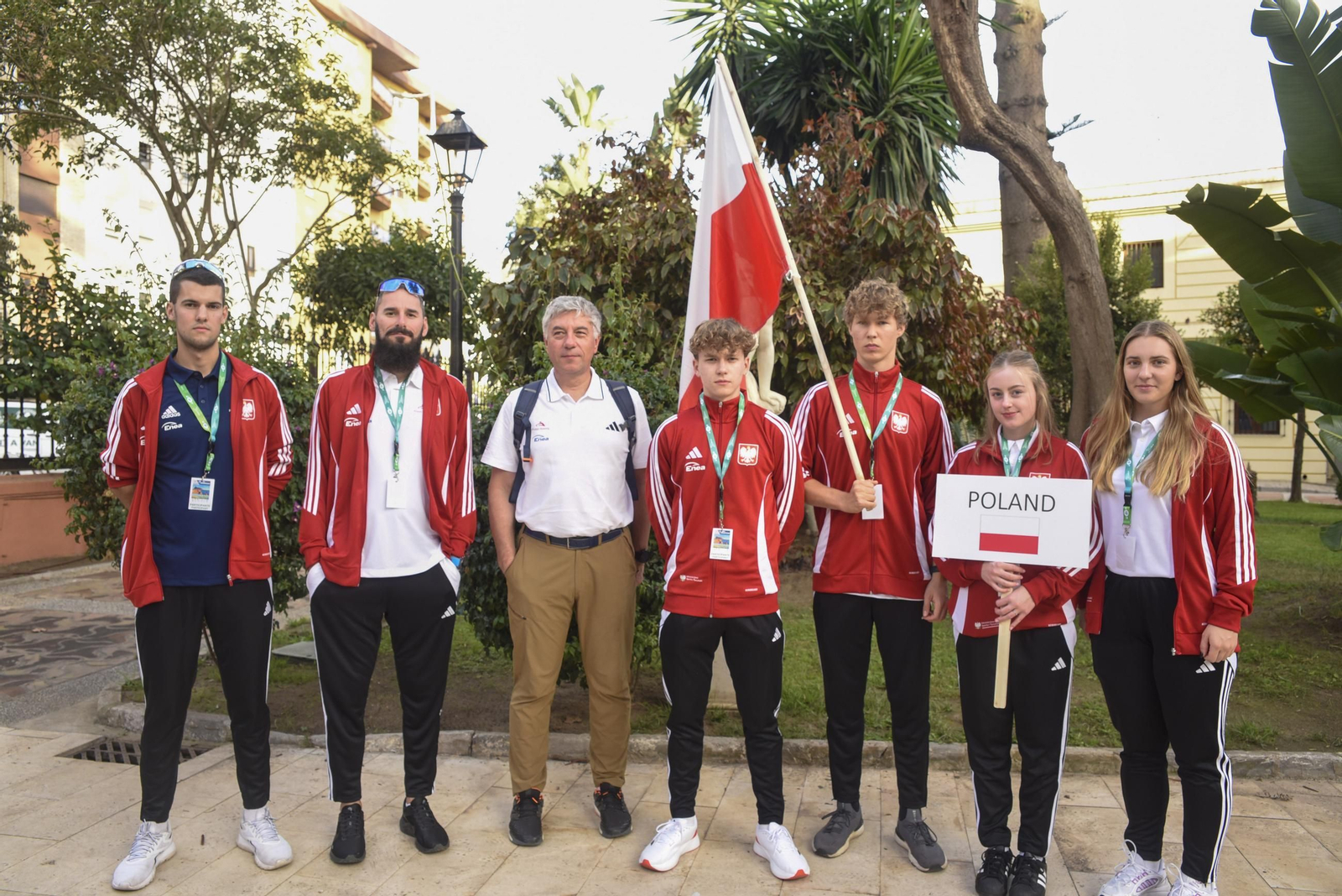 Las fotos del desfile de participantes de la Copa de la Juventud Europea de remo beach sprint de La Línea