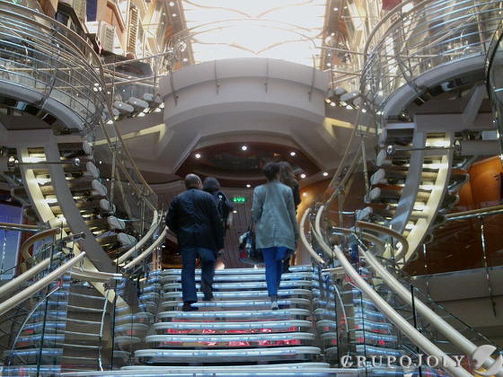 Imágenes del interior del crucero, una auténtica ciudad flotante

Foto: Rosa Gomez