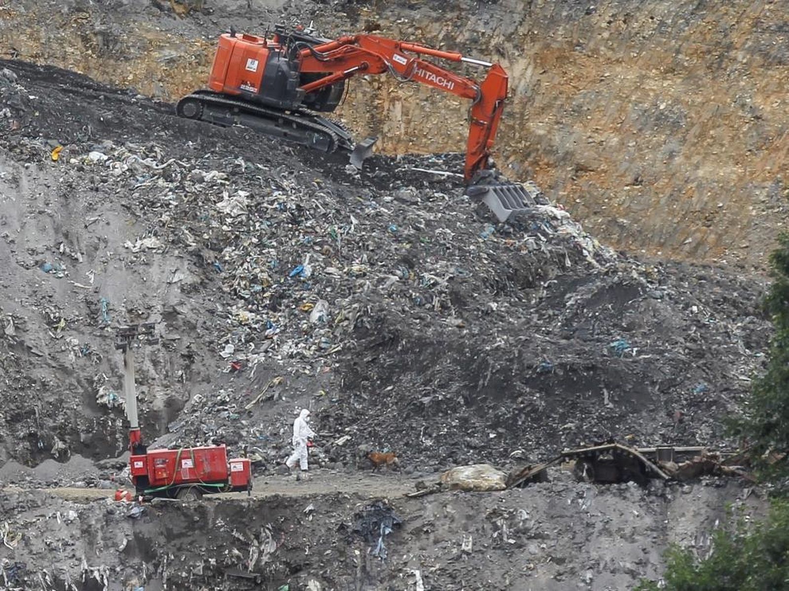 Imágenes de la búsqueda en el vertedero de Zaldibar