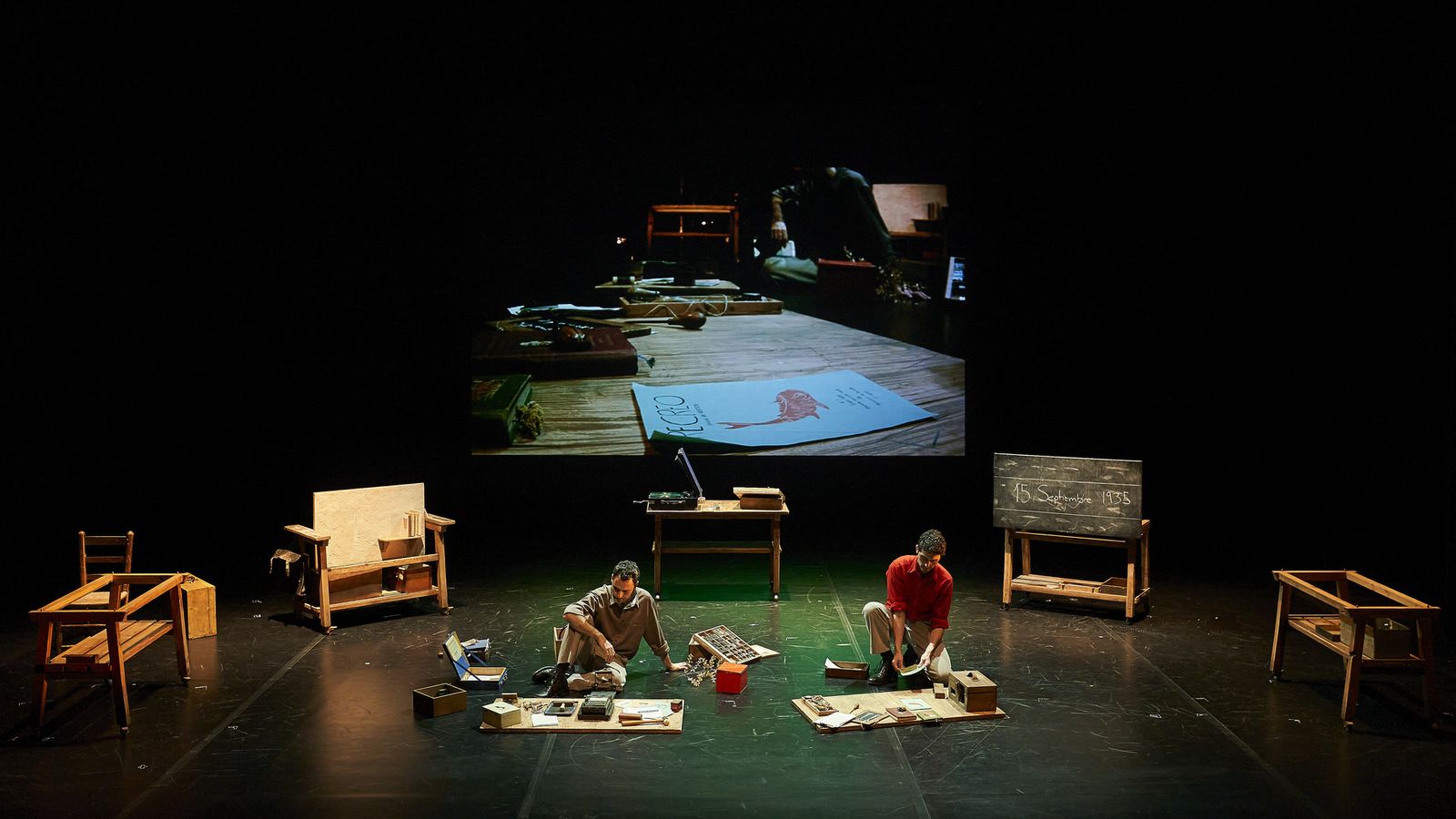 Una escena de ‘El mar’, que hoy se presenta en el Teatro del Títere la Tía Norica.