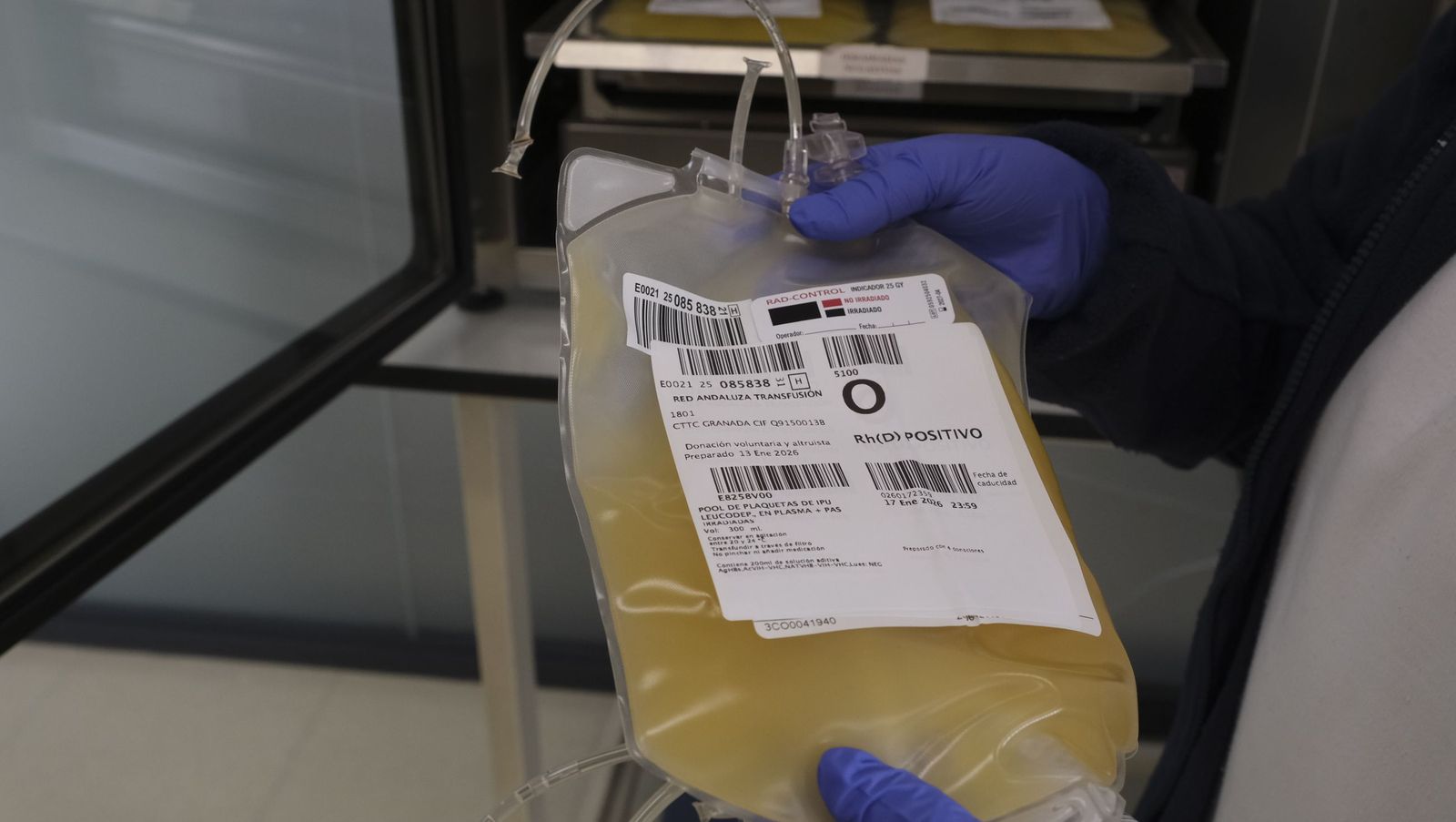 Haz una buena obra y dona sangre, te esperan en el Hospital Torrecárdenas, en imágenes
