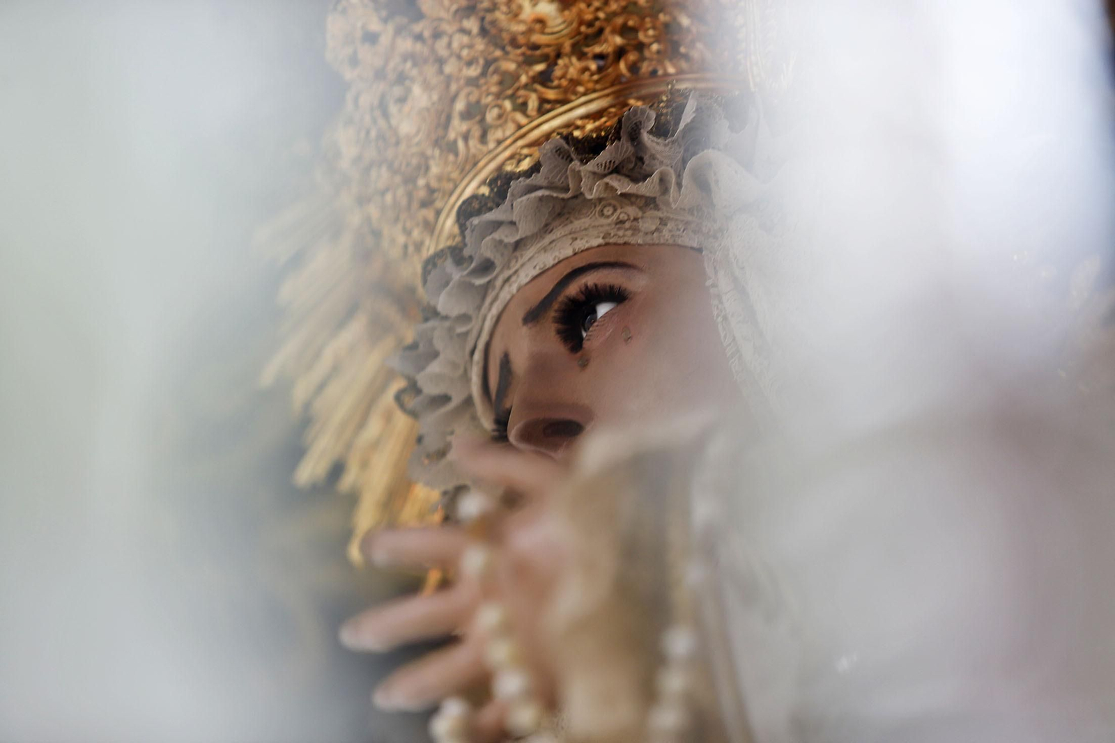 Imágenes de la salida extraordinaria de la Virgen del Rocío y Esperanza