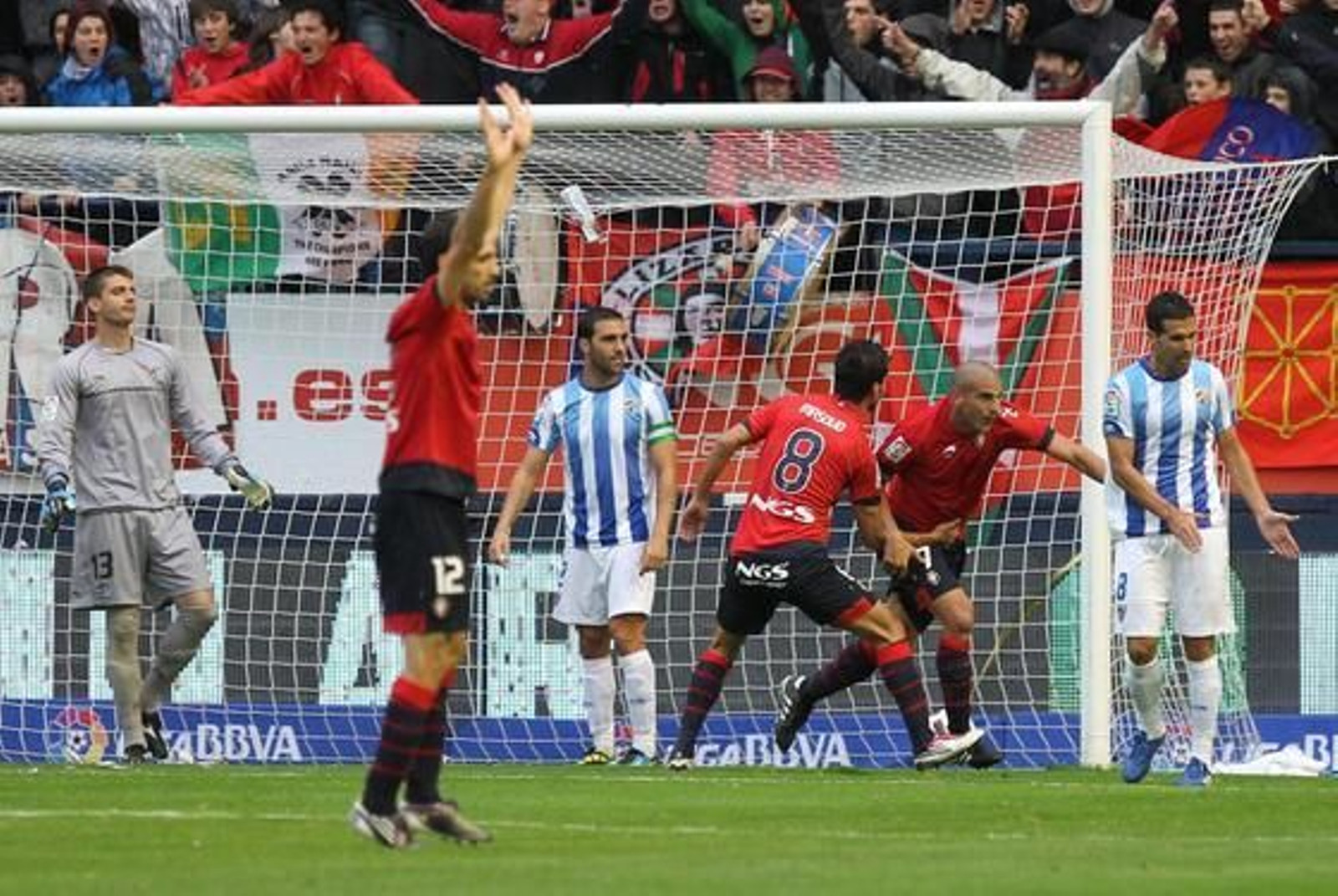 El Málaga pierde 2-0 en su visita al Reyno de Navarra. / Punto Press