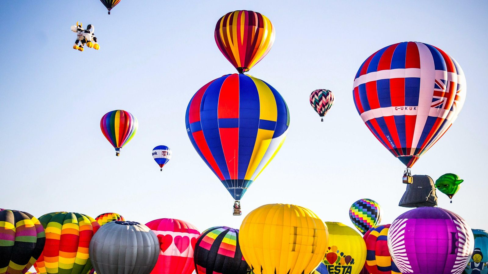 La XXI Copa del Rey de Globos Aerostáticos se celebra en Sevilla del 6 al de marzo.