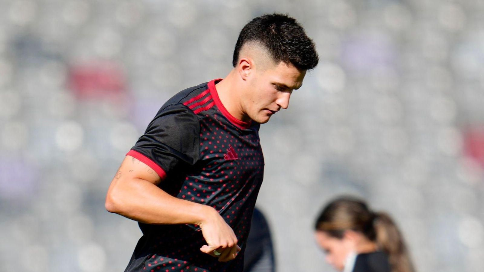 Andrés Castrín en la previa del encuentro entre el Sevilla FC y el Toulouse