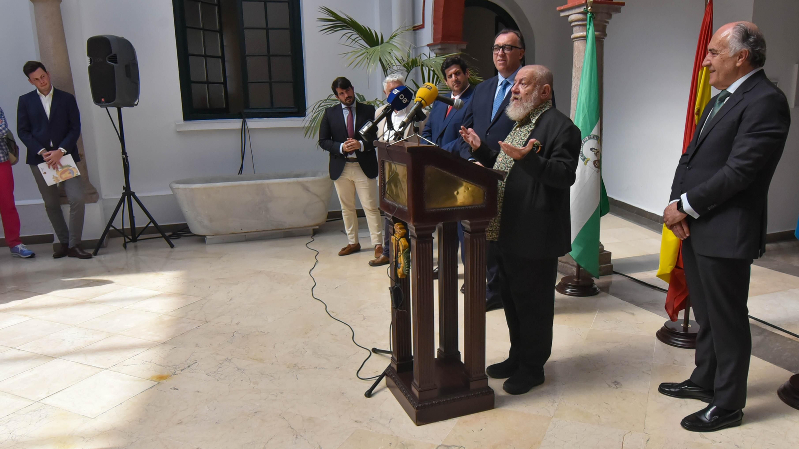 Fotos de la inauguración de la muestra 'El rumor del tiempo' de Guillermo Peréz Villalta