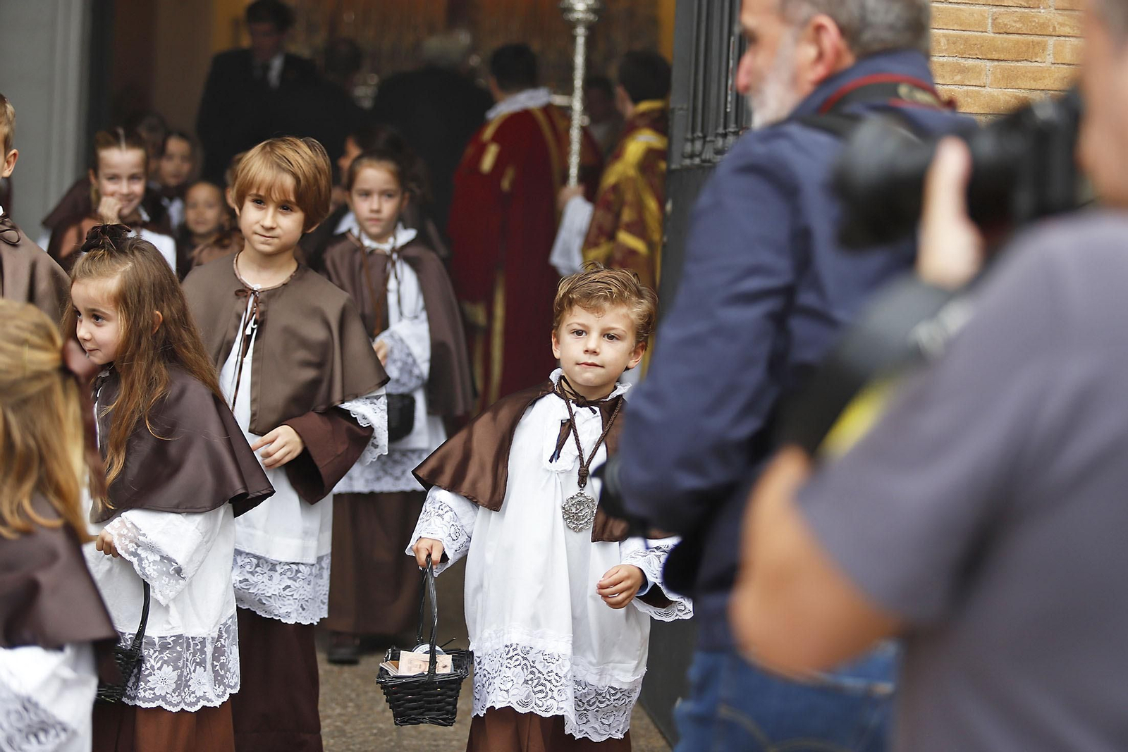 Imágenes de la salida extraordinaria de la Virgen del Rocío y Esperanza