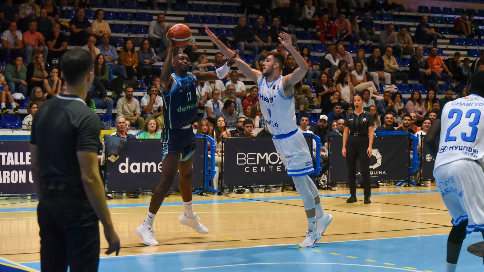 Victoria sufrida del Ciudad de Huelva ante Algeciras (75-82)