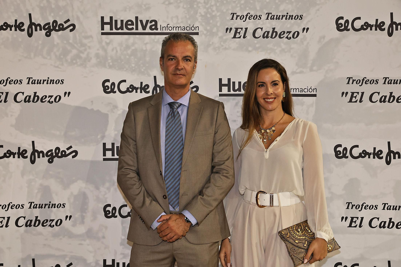 Imágenes del ambiente en la entrega de la XXXII edición de los premios taurinos "El Cabezo"