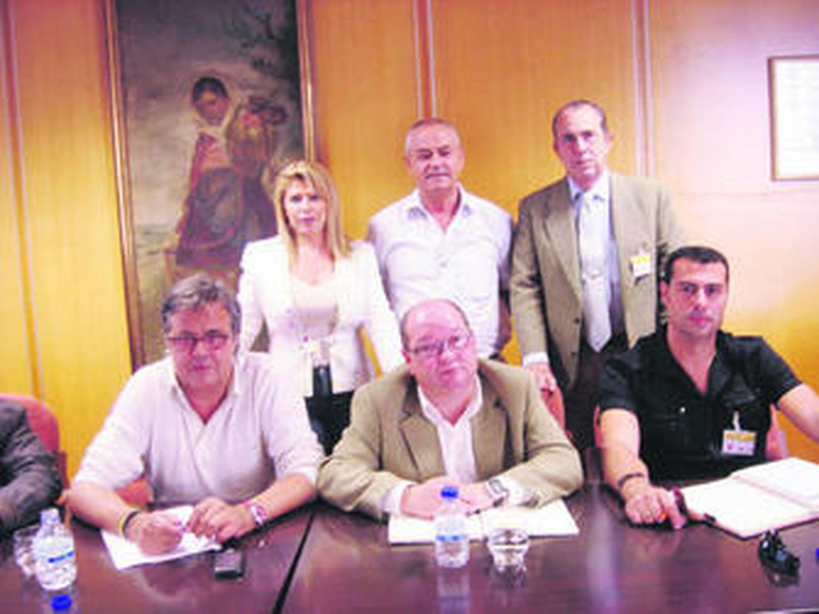 Responsables sindicales, Mamen Sánchez, Antonio Alba y Aurelio Romero, ayer en Madrid.