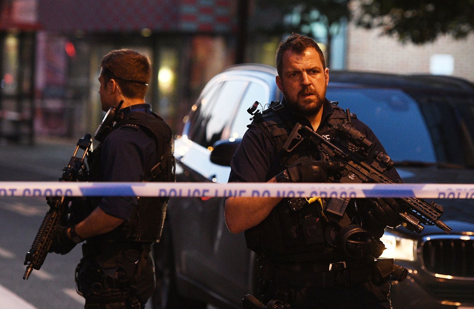 El atropello junto a la mezquita en el barrio londinense de Finsbury Park, en imágenes
