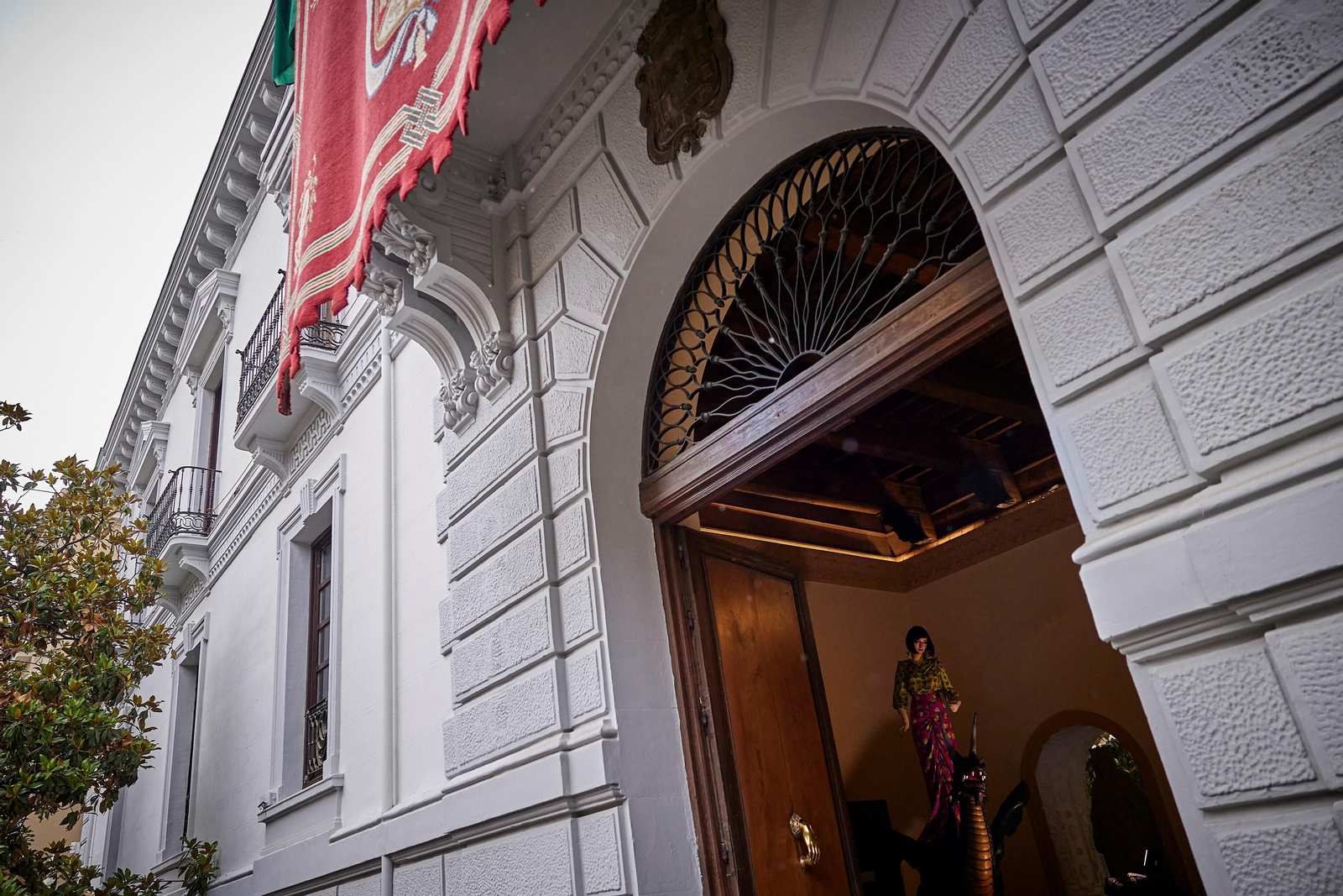 Todas las imágenes de la Tarasca, que no ha podido salir por la lluvia, y el modelo diseñado por María Francés