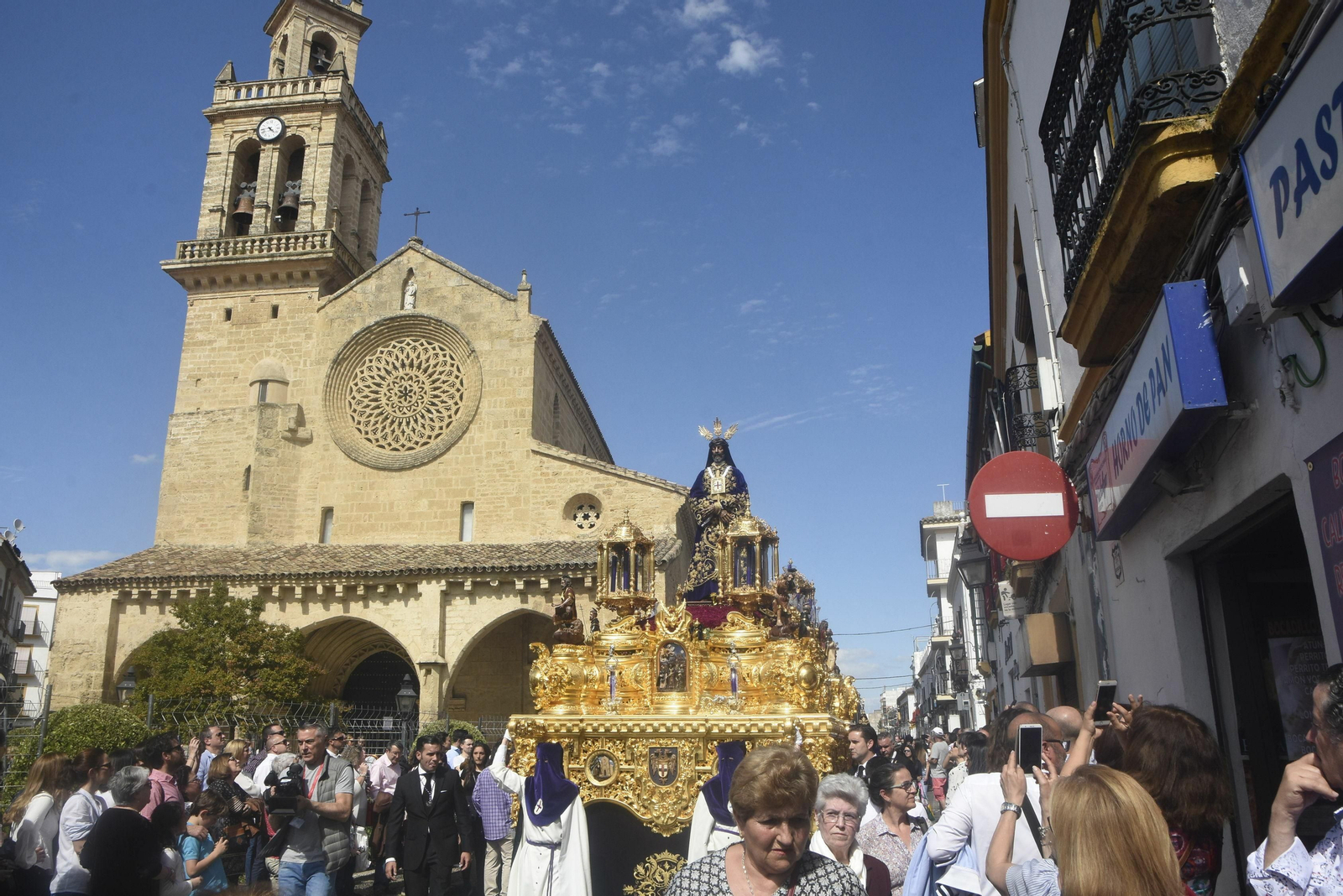 Jesus Rescatado avanza en estación de penitencia en Domingo de Ramos.